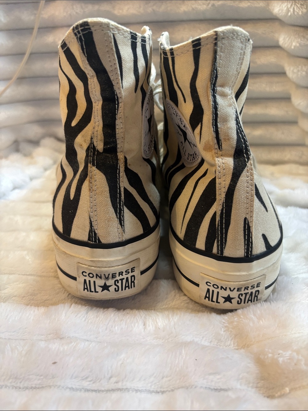 Converse High Top Sneakers - Black & White Zebra Print Mens 7 1/2 Wo’s 9 1/2 - Picture 5 of 9